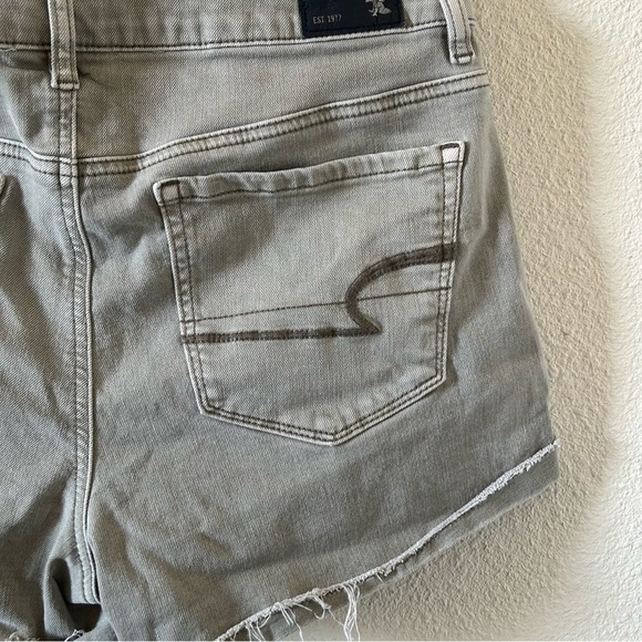 American Eagle Women’s High Rise Shortie Shorts 8 Super Stretch Olive Gray - Picture 3 of 9